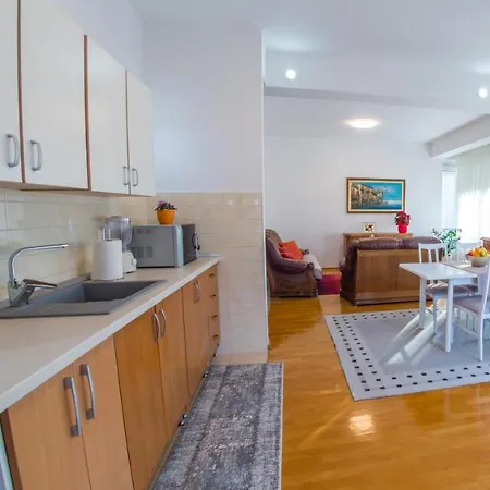 Comfortable In Apartment *