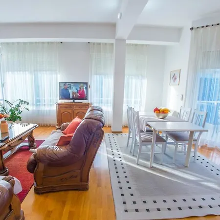 Comfortable In 아파트 *