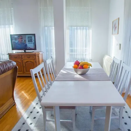 아파트 Comfortable In